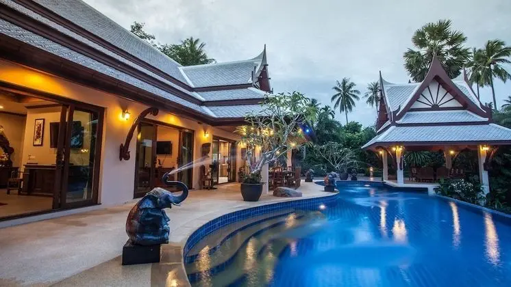Whole villa using just 1 bedroom for 2 Adults