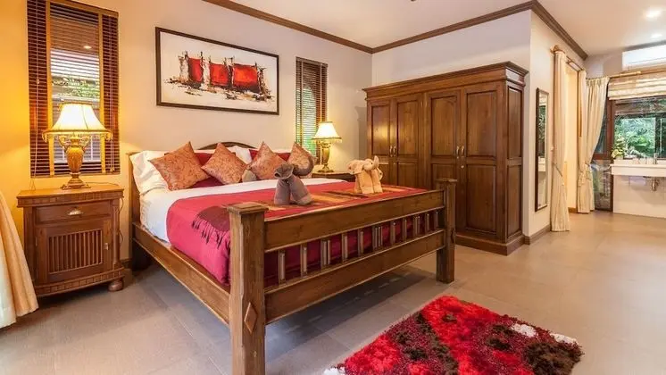 Whole villa using just 1 bedroom for 2 Adults