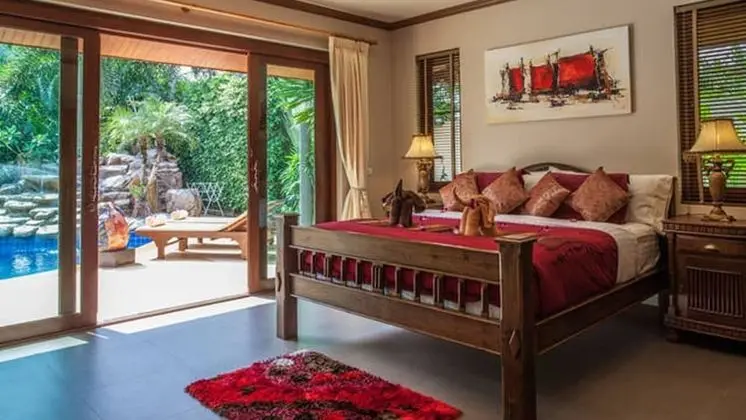 Whole villa using just 1 bedroom for 2 Adults
