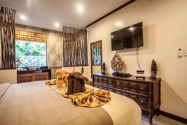Whole villa using all 5 bedrooms for 10 Adults