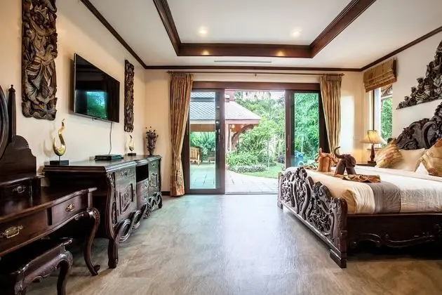 Whole villa using just 4 bedrooms for 8 Adults