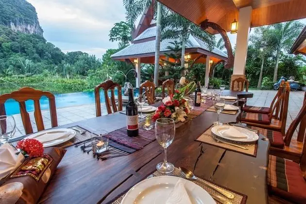 Whole villa using just 4 bedrooms for 8 Adults