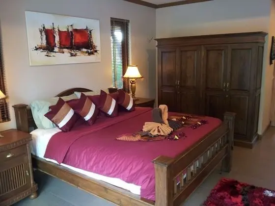 Both villas using all 8 bedrooms for 16 Adults