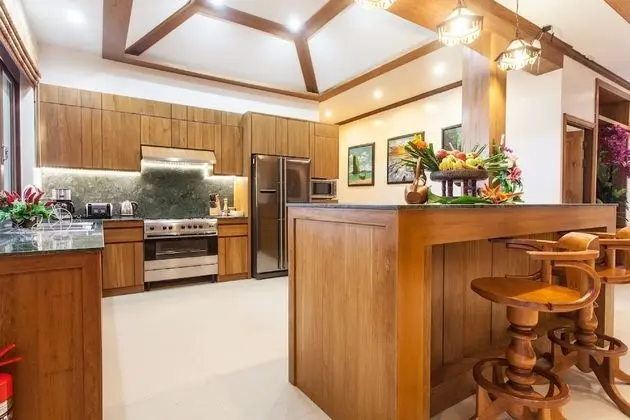 Both villas using just 6 bedrooms for 12 Adults
