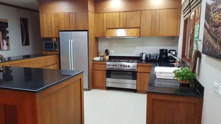 Both villas using just 7 bedrooms for 14 Adults
