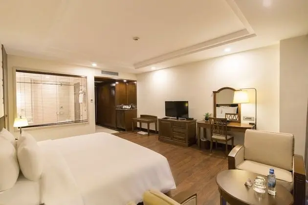 Deluxe Tek Büyük Yataklı Oda, Sigara İçilebilir, Deniz Manzaralı