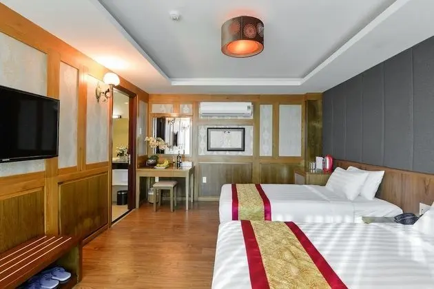 Deluxe Üç Kişilik Oda, Şehir Manzaralı