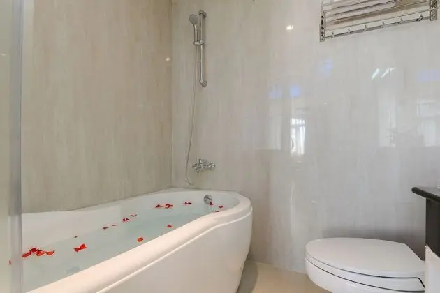 Deluxe Üç Kişilik Oda, Şehir Manzaralı