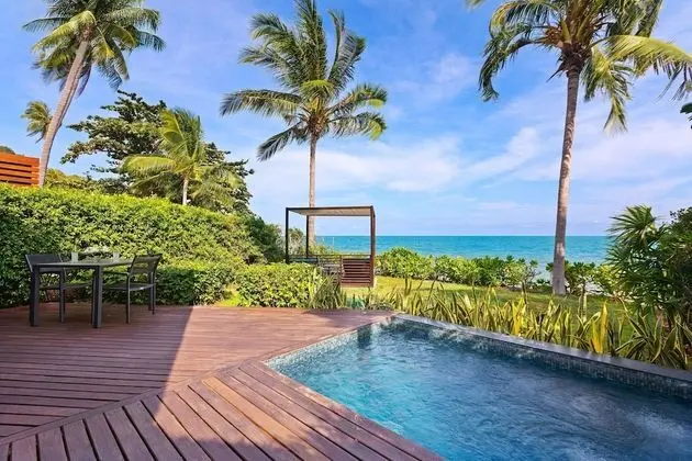 Beachfront Pool Villa