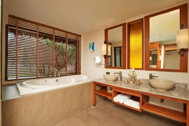 Beachfront Junior Suite