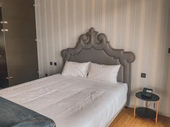 Basic Tek Büyük Yataklı Oda