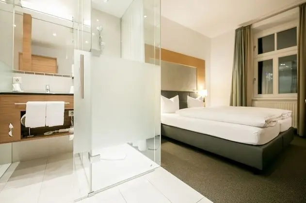 Economy Oda, 1 Çift Kişilik Yatak ((Business) Glass Wall Bathroom)