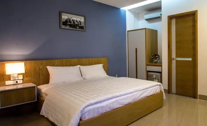 Deluxe Tek Büyük Yataklı Oda, Sigara İçilmez, Kısmi Deniz Manzarası