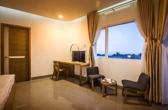 Deluxe Tek Büyük Yataklı Oda, Sigara İçilmez, Kısmi Deniz Manzarası