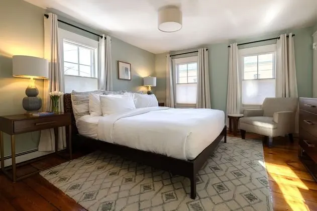 Deluxe Room, 1 King Bed, Ensuite (4)