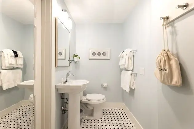 Standard Room, 1 Queen Bed, Ensuite (1)