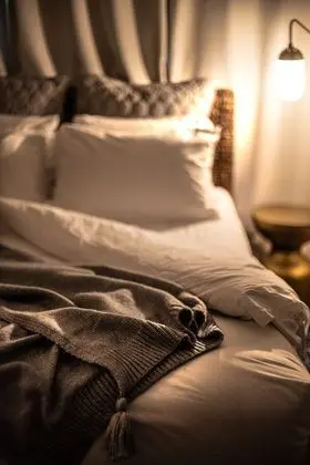 Standard Room, 1 Queen Bed, Ensuite (2)