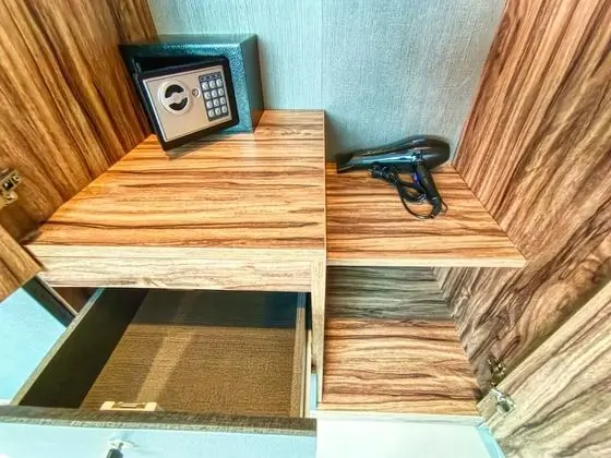 Tek Büyük Yataklı Oda, Balkon