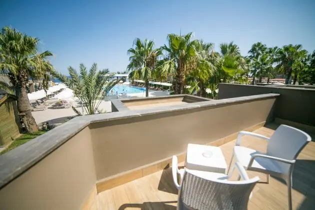 https://images.etstur.com/imgproxy/resize/2560x1440/files/images/hotelImages/etsrooms/909/Sailors_Beach_Club_20250109195748_3.jpg