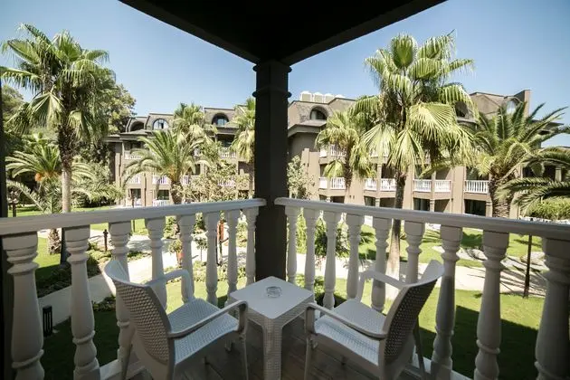 https://images.etstur.com/imgproxy/resize/2560x1440/files/images/hotelImages/etsrooms/909/Sailors_Beach_Club_20250115154605_3.jpg