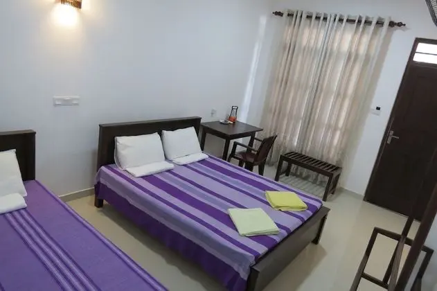 Deluxe Tek Büyük veya İki Ayrı Yataklı Oda, Birden Çok Yatak, Balkon, Kısmi Deniz Manzarası