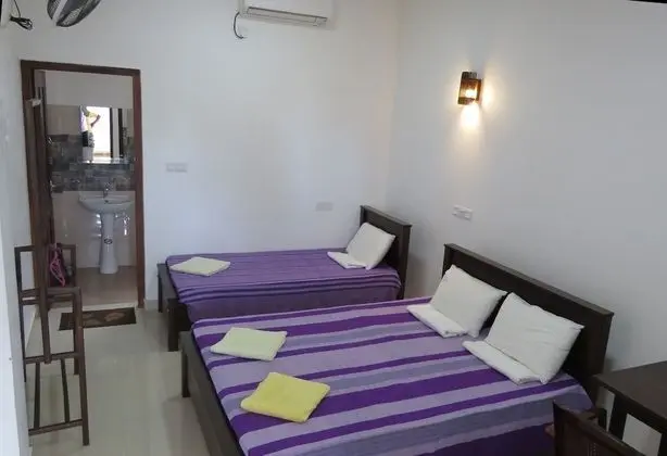 Deluxe Tek Büyük veya İki Ayrı Yataklı Oda, Birden Çok Yatak, Balkon, Kısmi Deniz Manzarası