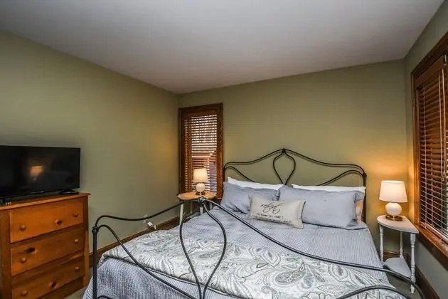 Ev, Birden Çok Yatak, Sıcak Su Havuzu