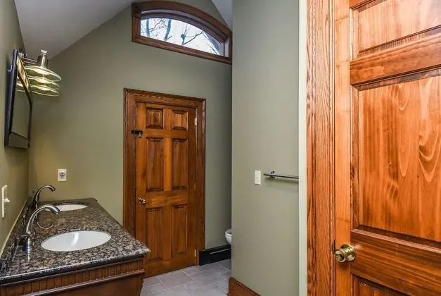 Ev, Birden Çok Yatak, Sıcak Su Havuzu