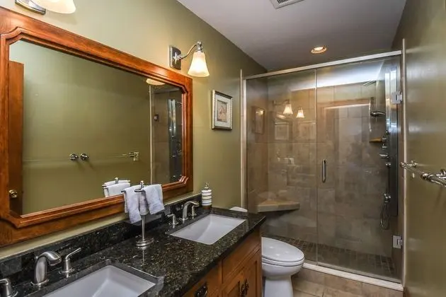 Ev, Birden Çok Yatak, Sıcak Su Havuzu