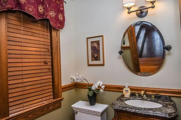 Ev, Birden Çok Yatak, Sıcak Su Havuzu