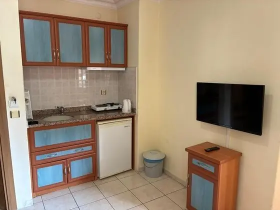 Apartment, Kara Manzaralı