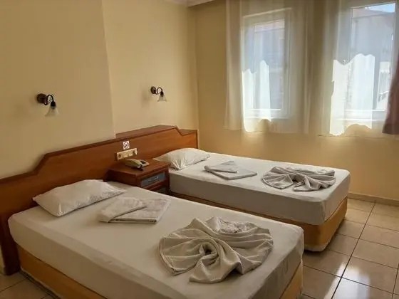 Apartment, Kara Manzaralı