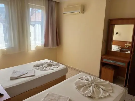 Apartment, Kara Manzaralı