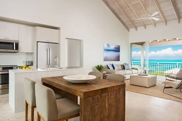 Ridgetop 1 Bedroom Ocean View Suite - (Island Hop Flight Included)