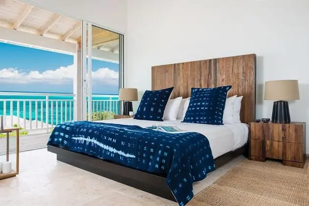Ridgetop 2 Bedroom Ocean View Suite - (Island Hop Flight Included)