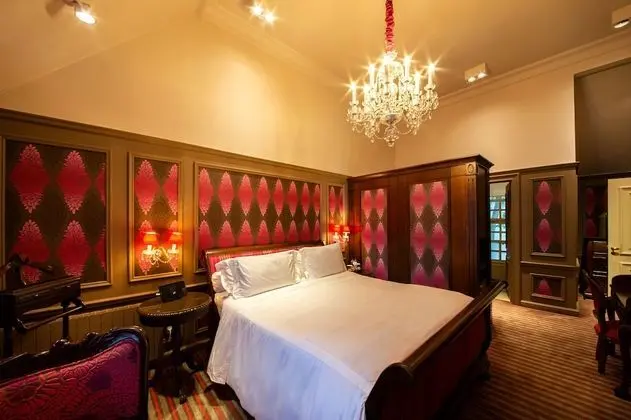 Comfort Tek Büyük Yataklı Oda