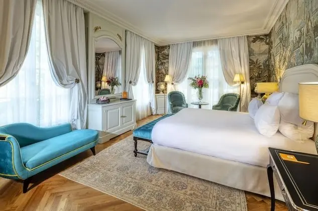 Deluxe Tek Büyük veya İki Ayrı Yataklı Oda
