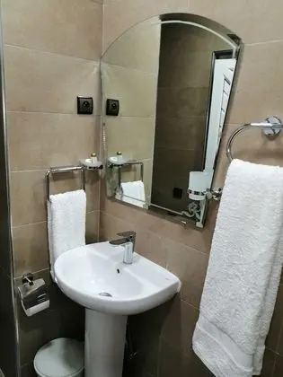 Üç Kişilik Oda