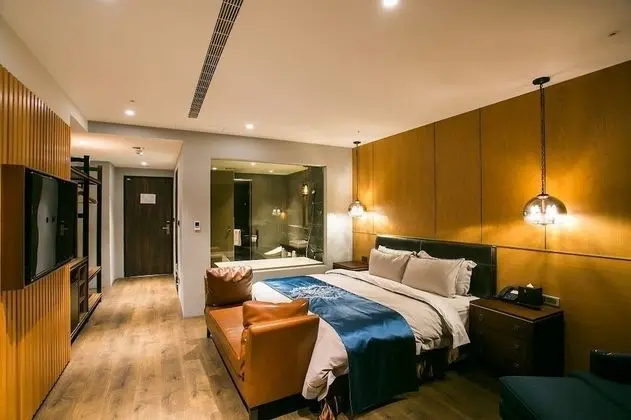 Deluxe Tek Büyük Yataklı Oda