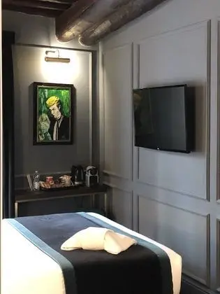 Classic Tek Büyük Yataklı Oda
