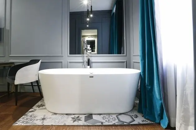Deluxe Tek Büyük Yataklı Oda, Sıcak Su Küveti