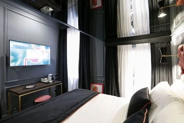 Executive Oda, Teras