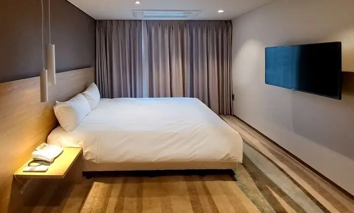 Standard Tek Büyük Yataklı Oda