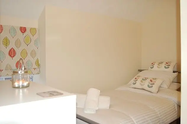 Standard Tek Kişilik Oda, Ortak Banyo (Room Four)