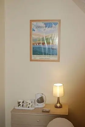 Standard Tek Kişilik Oda, Ortak Banyo (Room Four)