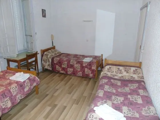 Üç Kişilik Oda