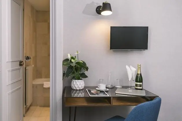 Standard Tek Büyük Yataklı Oda