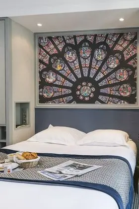 Standard Tek Büyük Yataklı Oda