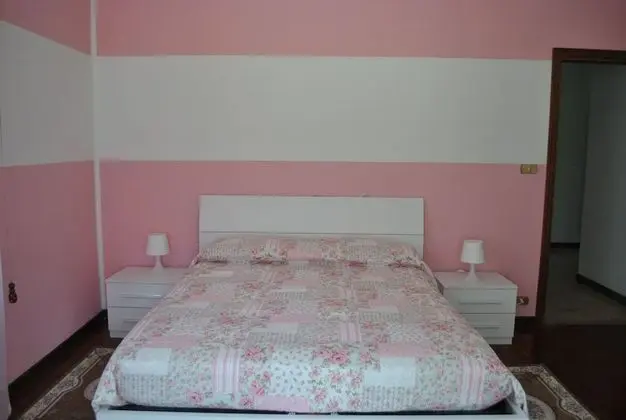 Tek Büyük Yataklı Oda, Balkon