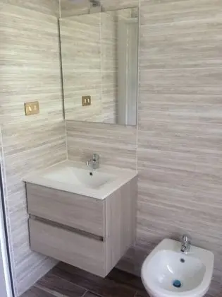 Tek Büyük Yataklı Oda, Balkon